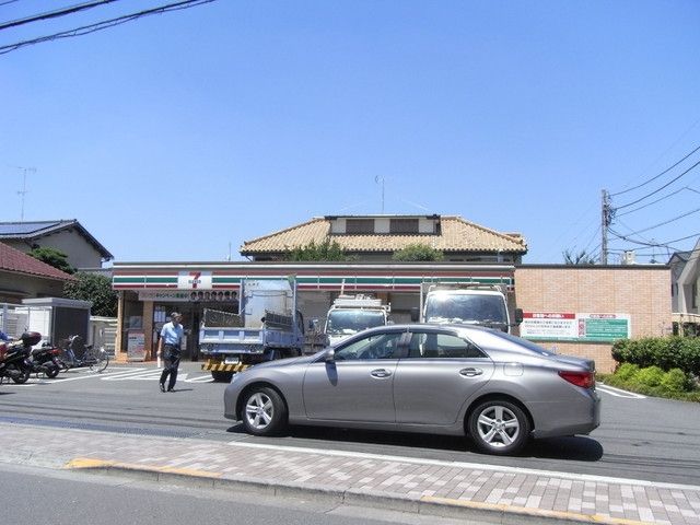 コンビニ　セブンイレブン（コンビニ）まで210m