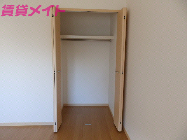 収納　同型参考写真