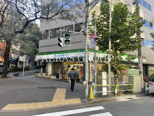 コンビニ　ファミリーマート 南大塚通り店（コンビニ）まで63m