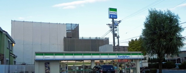 コンビニ　ファミリーマート京屋長曽根店（コンビニ）まで638m