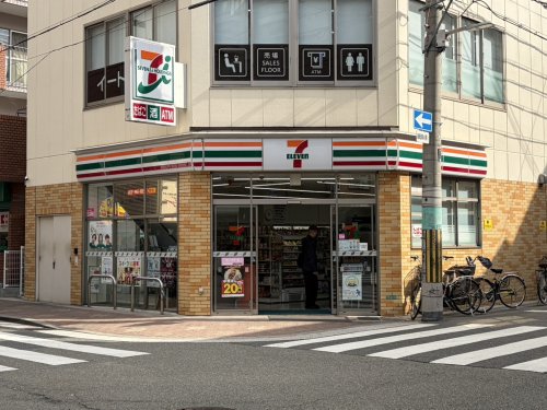 コンビニ　セブン-イレブン 大阪日本橋東３丁目店（コンビニ）まで76m