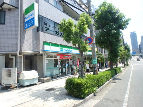 コンビニ　ファミリーマート 北河堀店（コンビニ）まで305m