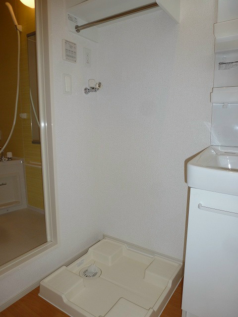その他　洗濯機置場　　　※写真は105号室です
