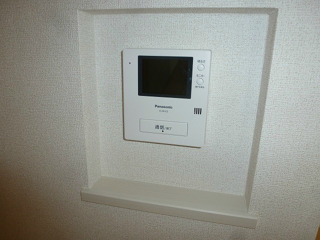 セキュリティ　ＴＶモニターホン　　　※写真は105号室です