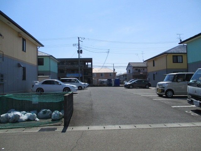 駐車場　駐車場