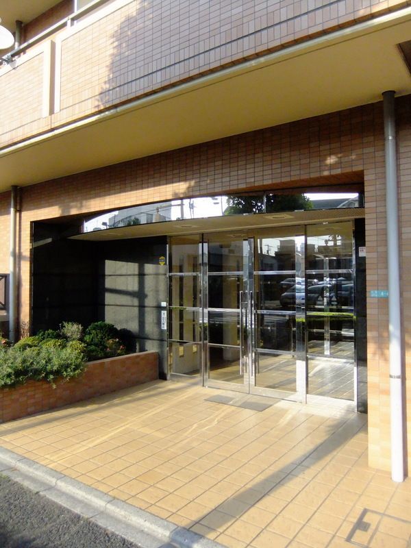 エントランス　建物の内部です