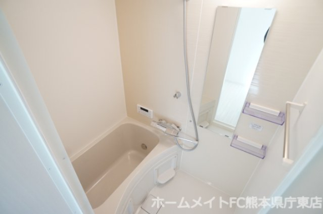 バス・シャワールーム　同施工会社の類似の画像となります。