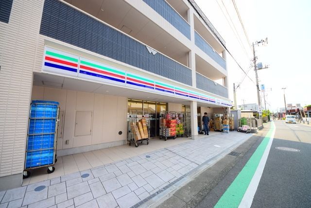 コンビニ　★★スリーエフ（コンビニ）まで2m