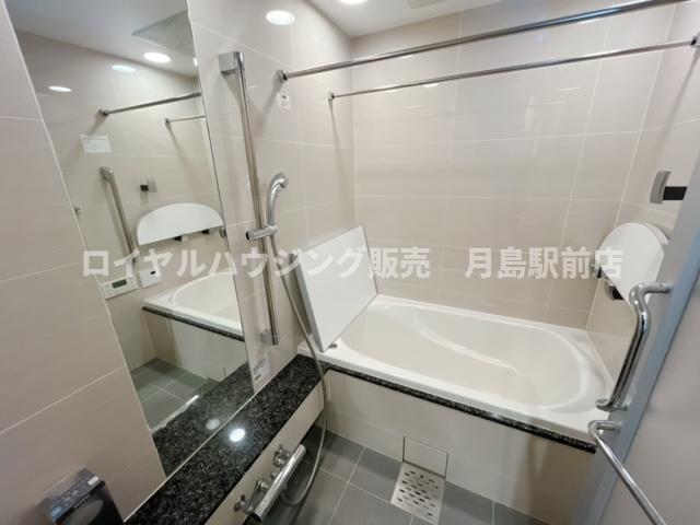 バス・シャワールーム　※別部屋同間取参照