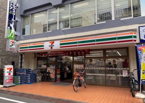 コンビニ　セブンイレブン 新宿高田馬場4丁目南店（コンビニ）まで588m