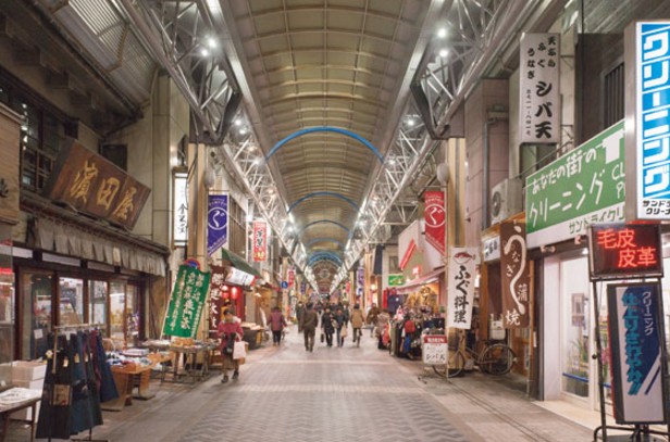 ショッピングセンター　横浜弘明寺商店街（ショッピングセンター）まで219m
