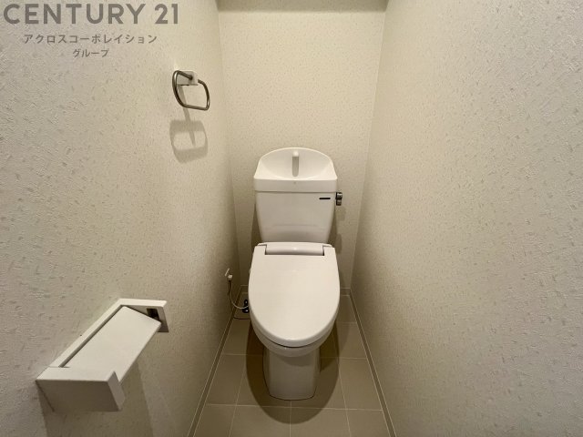 トイレ　温水洗浄便座機能付きのトイレです♪