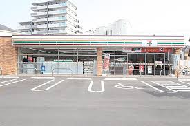 コンビニ　セブンイレブン 春日岡本店（コンビニ）まで1859m