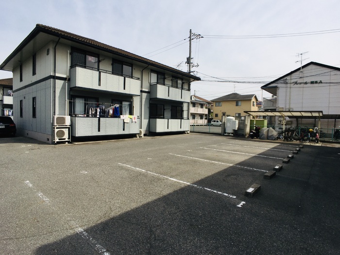 駐車場　駐車場