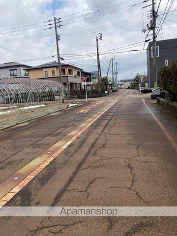 その他　前面道路（その他）まで0m
