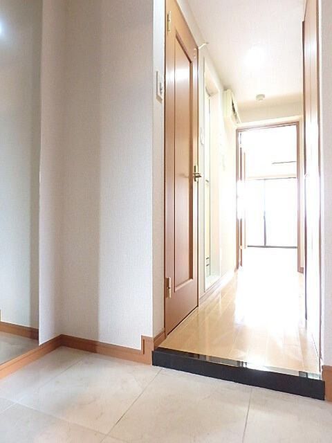 玄関　（別タイプ参考写真）ガラ・グランディ練馬　練馬区中村北１