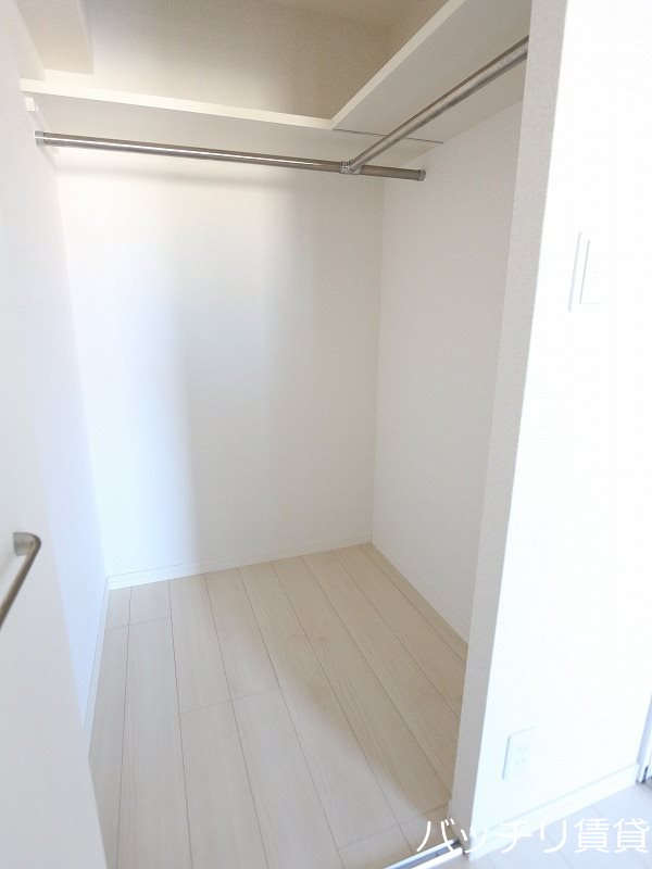 収納　同型タイプの写真になります　現状優先
