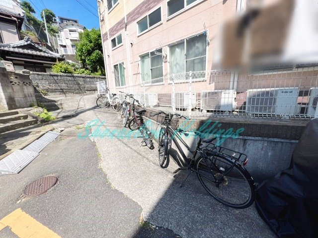 その他共有部分　駐輪スペースあり