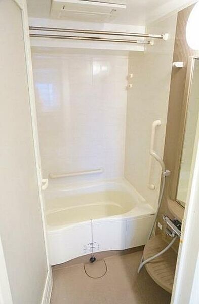 バス・シャワールーム　別タイプ部屋　参考写真です