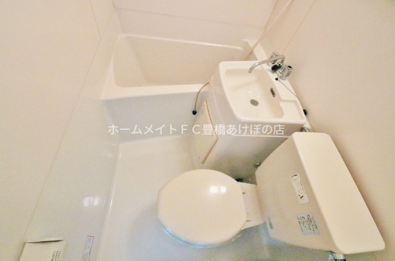 バス・シャワールーム　同型別部屋写真（反転）