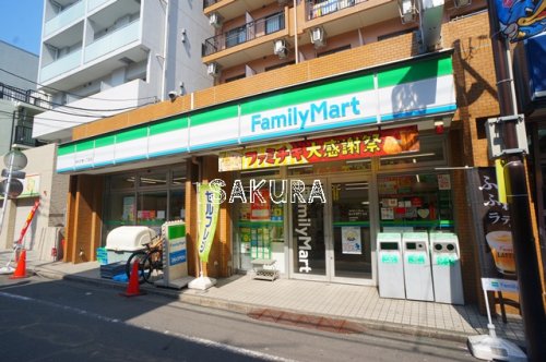 コンビニ　ファミリーマート 新丸子東一丁目店（コンビニ）まで184m
