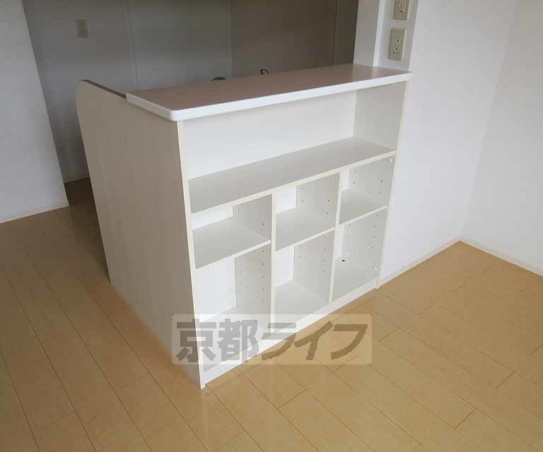 収納　こんなところに棚が！
