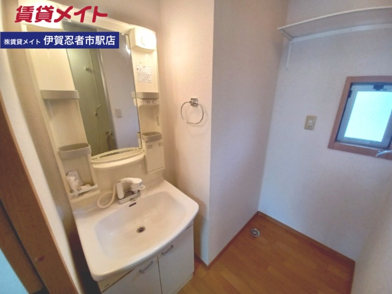 洗面設備　同物件別室写真