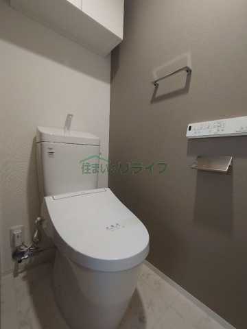トイレ　別部屋の参考写真になります。