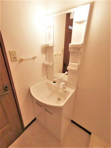 洗面設備　同物件、類似間取りのイメージ写真です。