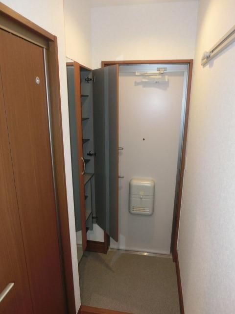 玄関　シューズボックス完備