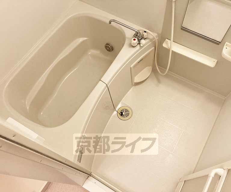 バス・シャワールーム　リラックスできるバスルームです・