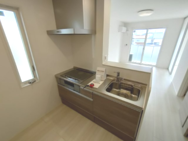 キッチン　コンパクトなキッチンで掃除もラクラク