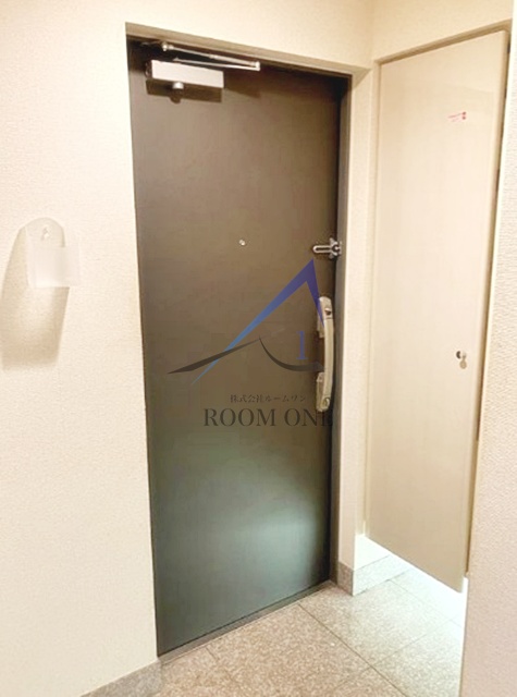 東新宿レジデンシャルタワーの玄関写真