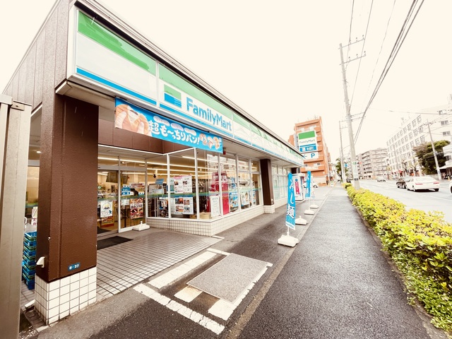 コンビニ　ファミリーマート永田東一丁目店（コンビニ）まで152m