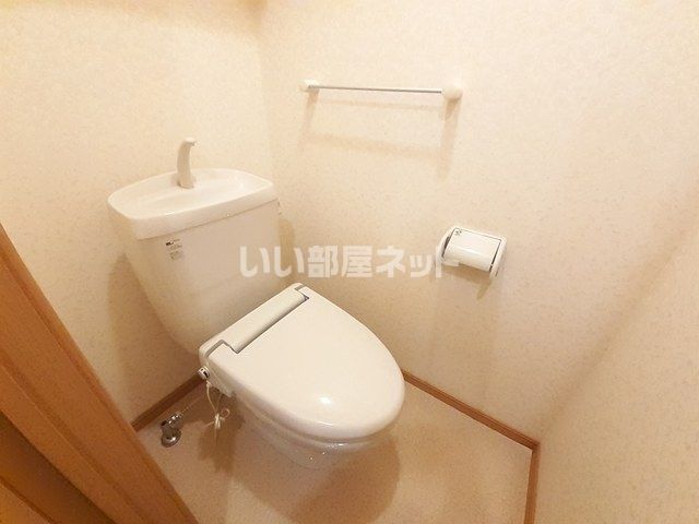 ＪＲ加古川線 日岡駅 徒歩15分 2階建 築21年のトイレ写真