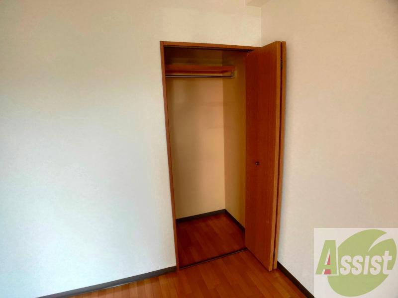 収納　寝室の収納です。部屋がすっきり片付きます。