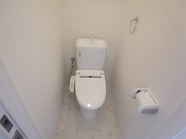 ＪＲ東海道本線 芦屋駅 徒歩20分 2階建 築36年のトイレ写真