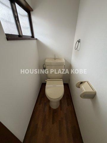 碁盤アパートのトイレ写真