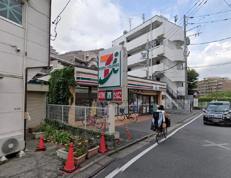 コンビニ　セブン-イレブン（コンビニ）まで350m