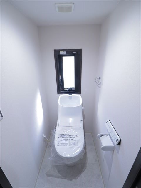 東京メトロ東西線 行徳駅 徒歩12分 4階建 築5年のトイレ写真