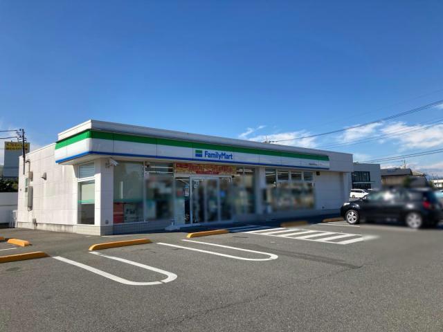 コンビニ　ファミリーマート前橋総社町高井店（コンビニ）まで556m