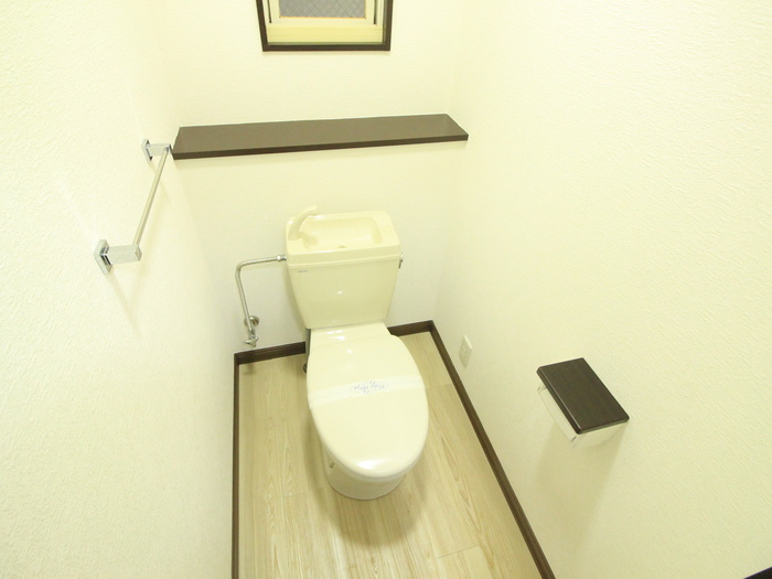 ＪＲ筑豊本線 筑前植木駅 徒歩3分 2階建 築38年のトイレ写真