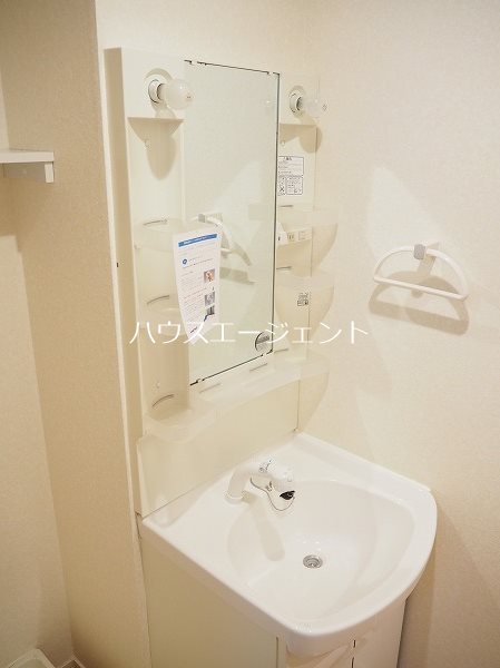 洗面設備　シャンプードレッサーがあり便利です。※参考画像