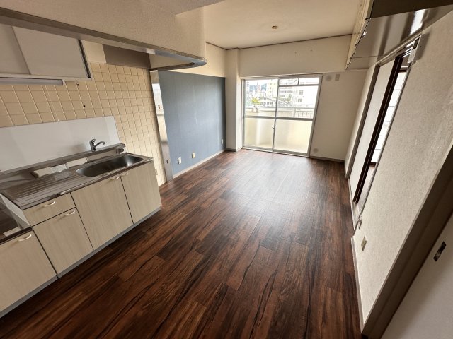 ヤナギマンションの居間写真