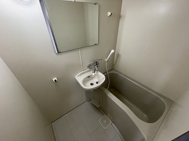 バス・シャワールーム　参考写真。