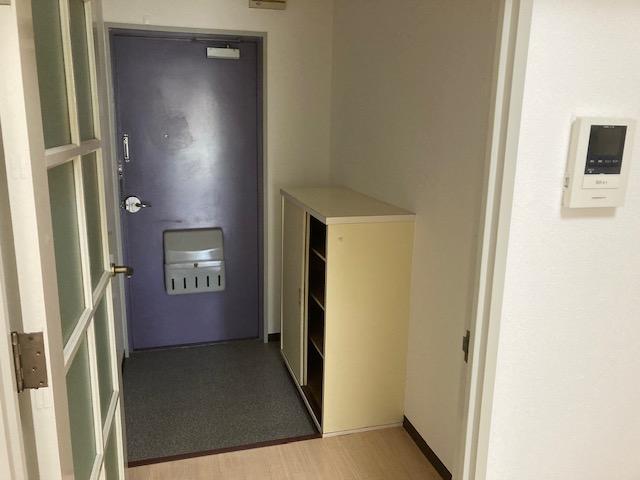 谷六コープの玄関写真