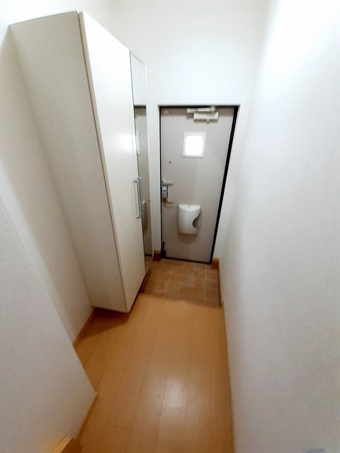 フェリス二見Bの玄関写真