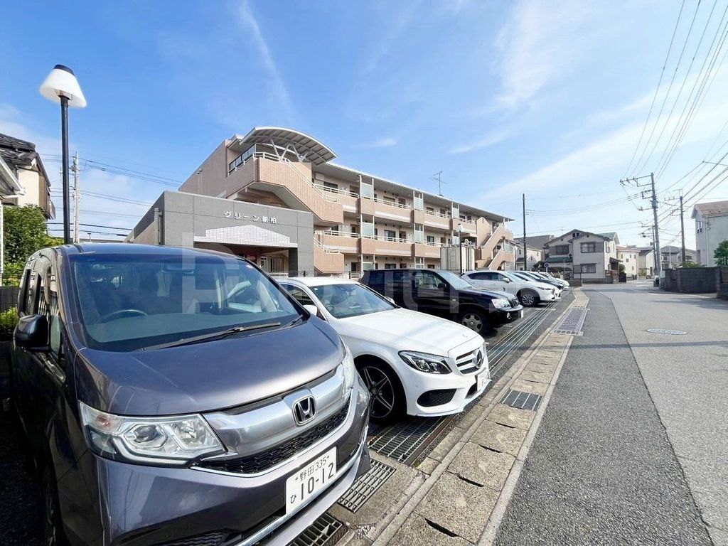 駐車場　駐車場