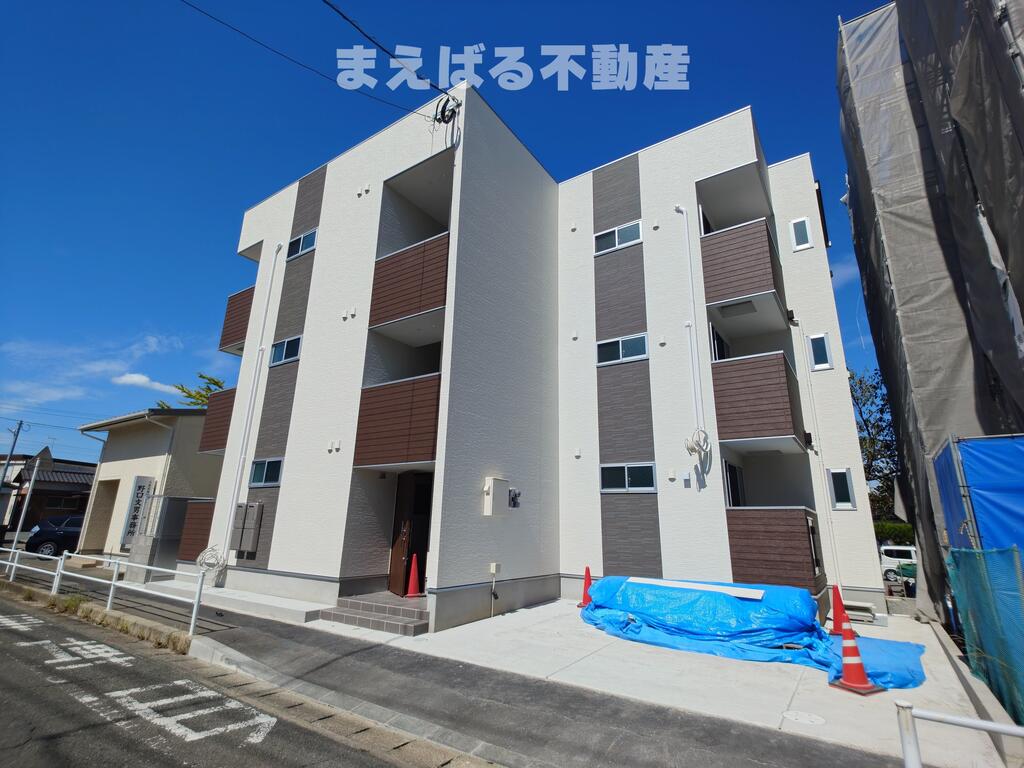 建物外観　ダイレックスが近く便利です