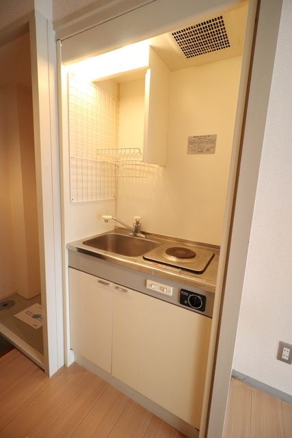 キッチン　同物件別部屋写真